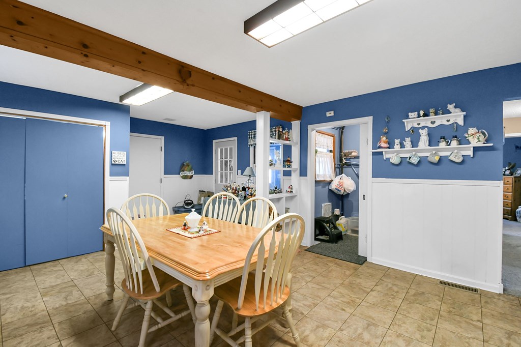 406 W Emerald Street, Willard, Ohio 44890, 2 Bedrooms Bedrooms, ,1 BathroomBathrooms,Residential,For Sale,Emerald Street,9070452