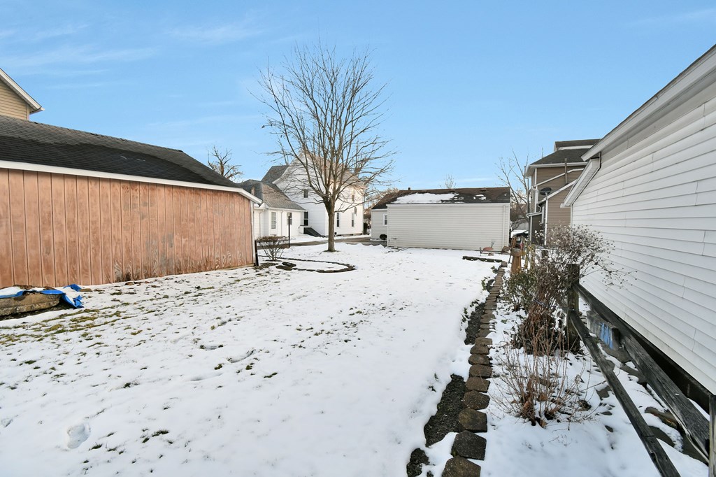 406 W Emerald Street, Willard, Ohio 44890, 2 Bedrooms Bedrooms, ,1 BathroomBathrooms,Residential,For Sale,Emerald Street,9070452