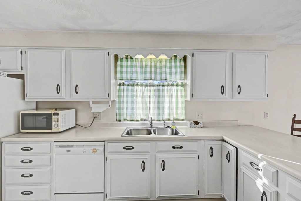 1187 -1189 Fleming Falls Road, Mansfield, Ohio 44905, 4 Bedrooms Bedrooms, ,Residential Income,For Sale,-1189 Fleming Falls Road,9070475 1187 -1189 Fleming Falls Road, Mansfield, Ohio 44905, 4 Bedrooms Bedrooms, ,Residential Income,For Sale,-1189 Fleming Falls Road,9070475