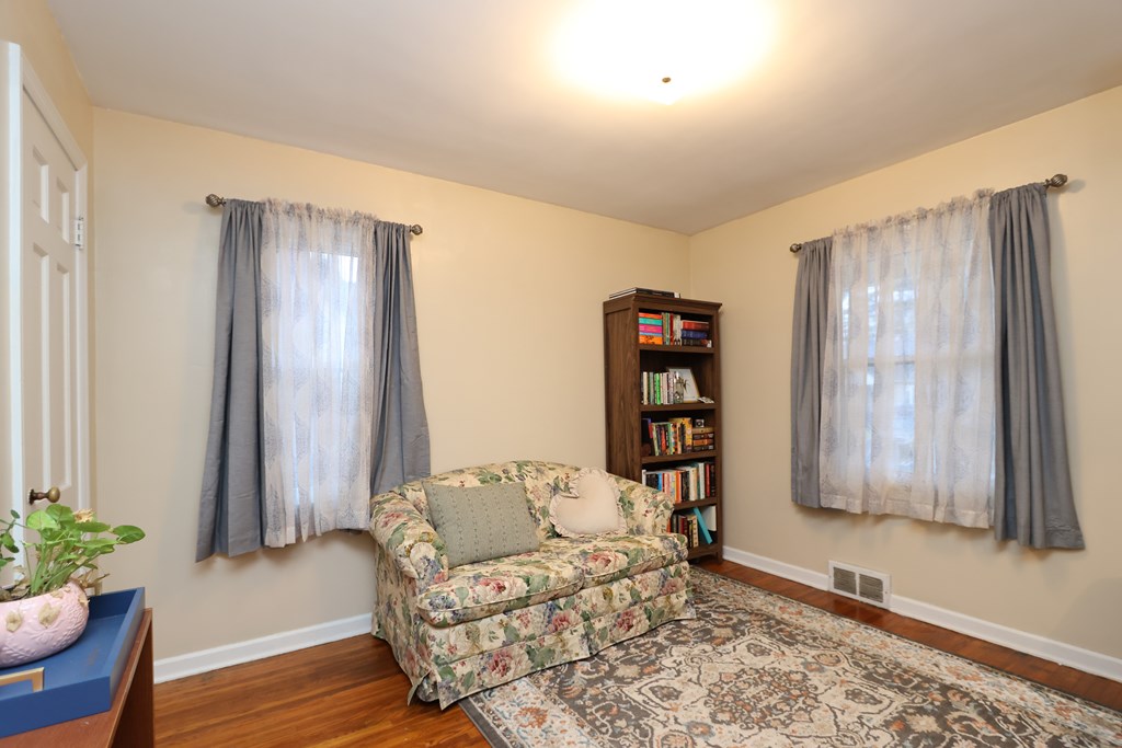 76 Harvard Avenue, Mansfield, Ohio 44906, 3 Bedrooms Bedrooms, ,1 BathroomBathrooms,Residential,For Sale,Harvard Avenue,9070489