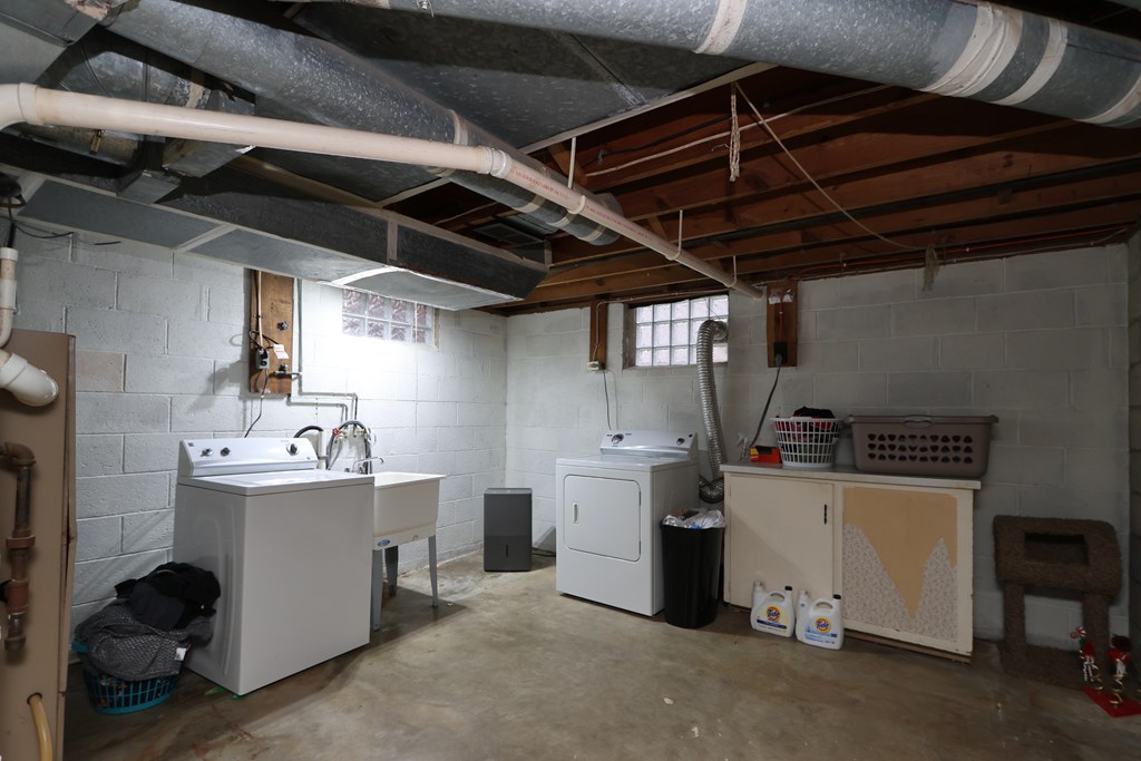 76 Harvard Avenue, Mansfield, Ohio 44906, 3 Bedrooms Bedrooms, ,1 BathroomBathrooms,Residential,For Sale,Harvard Avenue,9070489