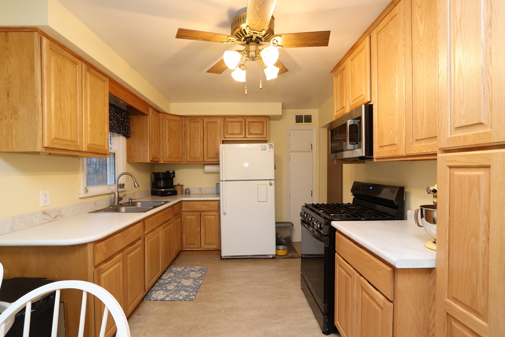 76 Harvard Avenue, Mansfield, Ohio 44906, 3 Bedrooms Bedrooms, ,1 BathroomBathrooms,Residential,For Sale,Harvard Avenue,9070489