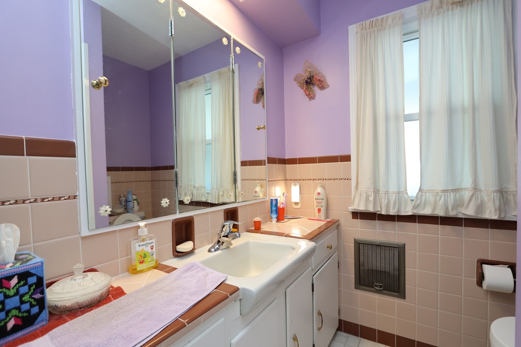 489 Clifton Boulevard, Mansfield, Ohio 44907, 3 Bedrooms Bedrooms, ,2 BathroomsBathrooms,Residential,For Sale,Clifton Boulevard,9070500