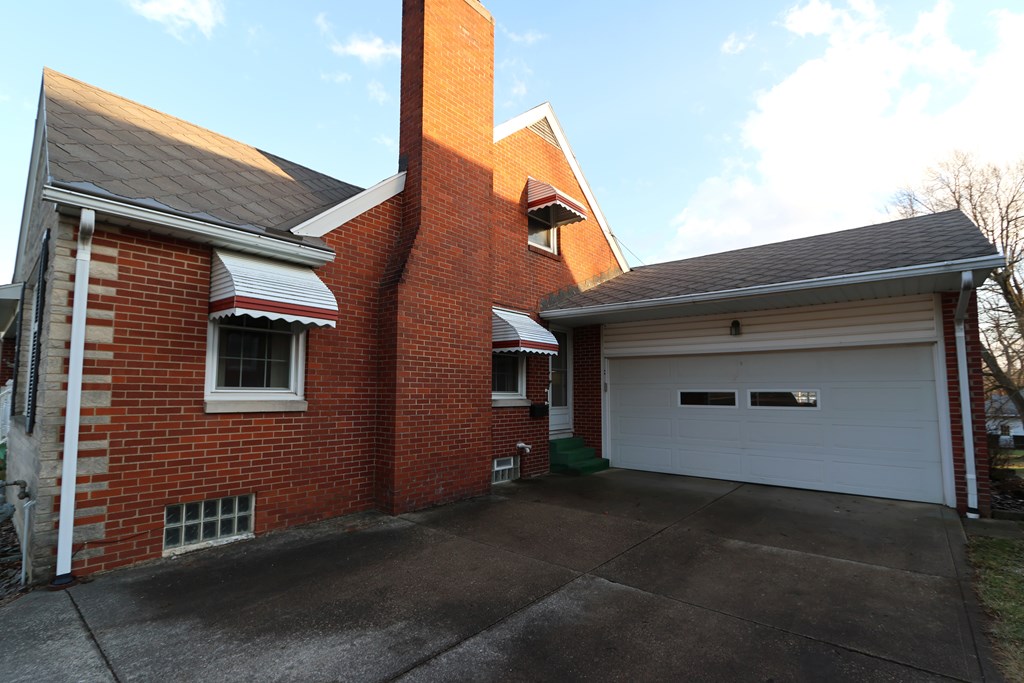 489 Clifton Boulevard, Mansfield, Ohio 44907, 3 Bedrooms Bedrooms, ,2 BathroomsBathrooms,Residential,For Sale,Clifton Boulevard,9070500