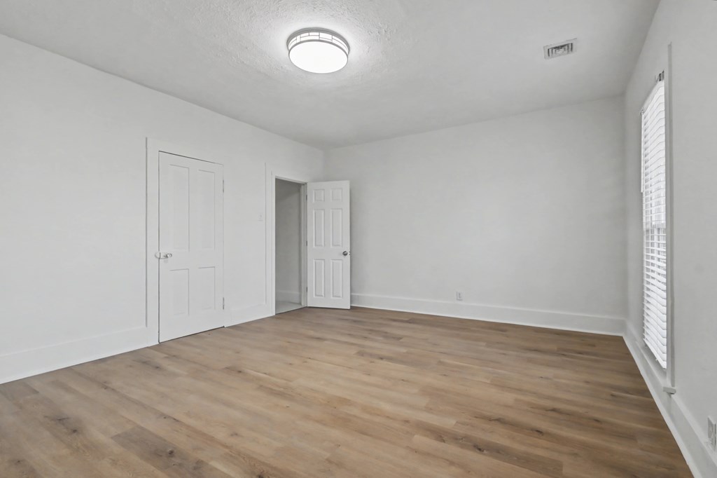 513 S Poplar Street, Bucyrus, Ohio 44820, 4 Bedrooms Bedrooms, ,2 BathroomsBathrooms,Residential,For Sale,Poplar Street,9070501