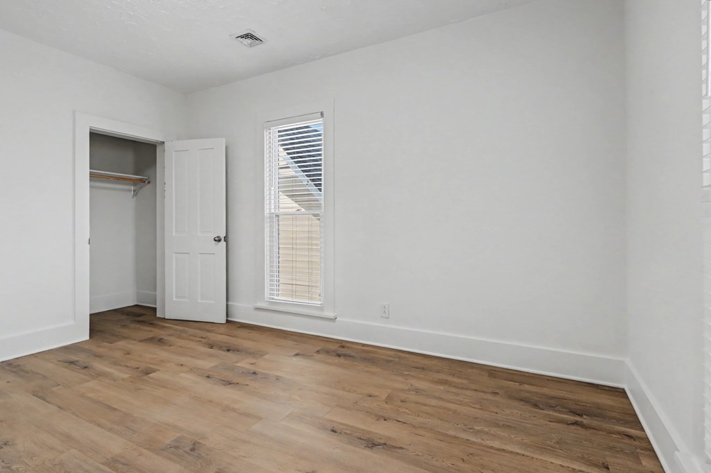 513 S Poplar Street, Bucyrus, Ohio 44820, 4 Bedrooms Bedrooms, ,2 BathroomsBathrooms,Residential,For Sale,Poplar Street,9070501