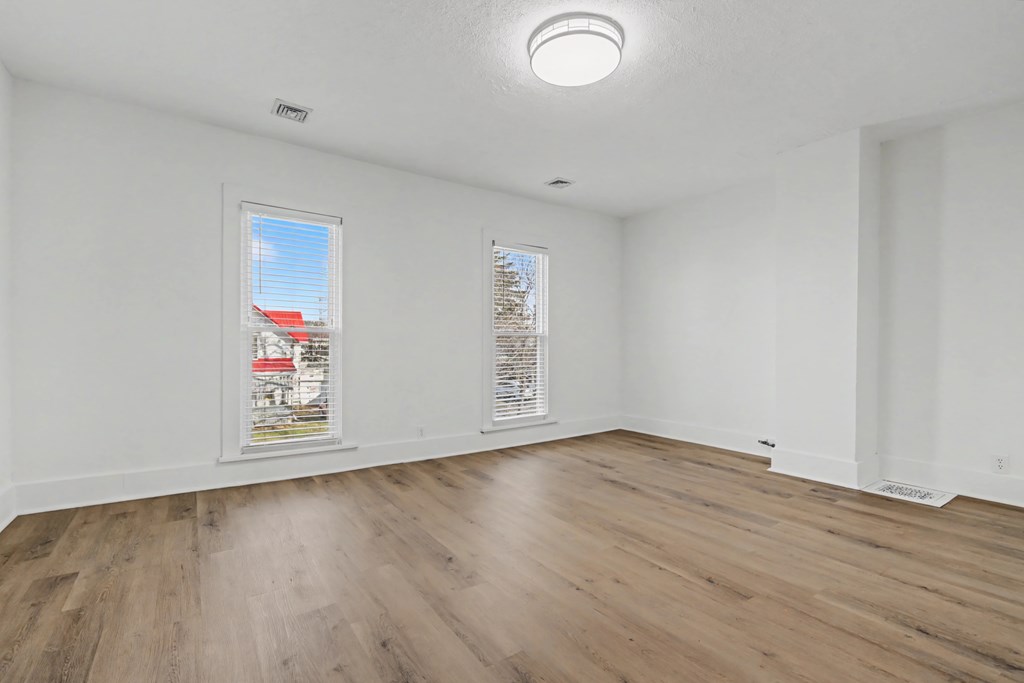 513 S Poplar Street, Bucyrus, Ohio 44820, 4 Bedrooms Bedrooms, ,2 BathroomsBathrooms,Residential,For Sale,Poplar Street,9070501