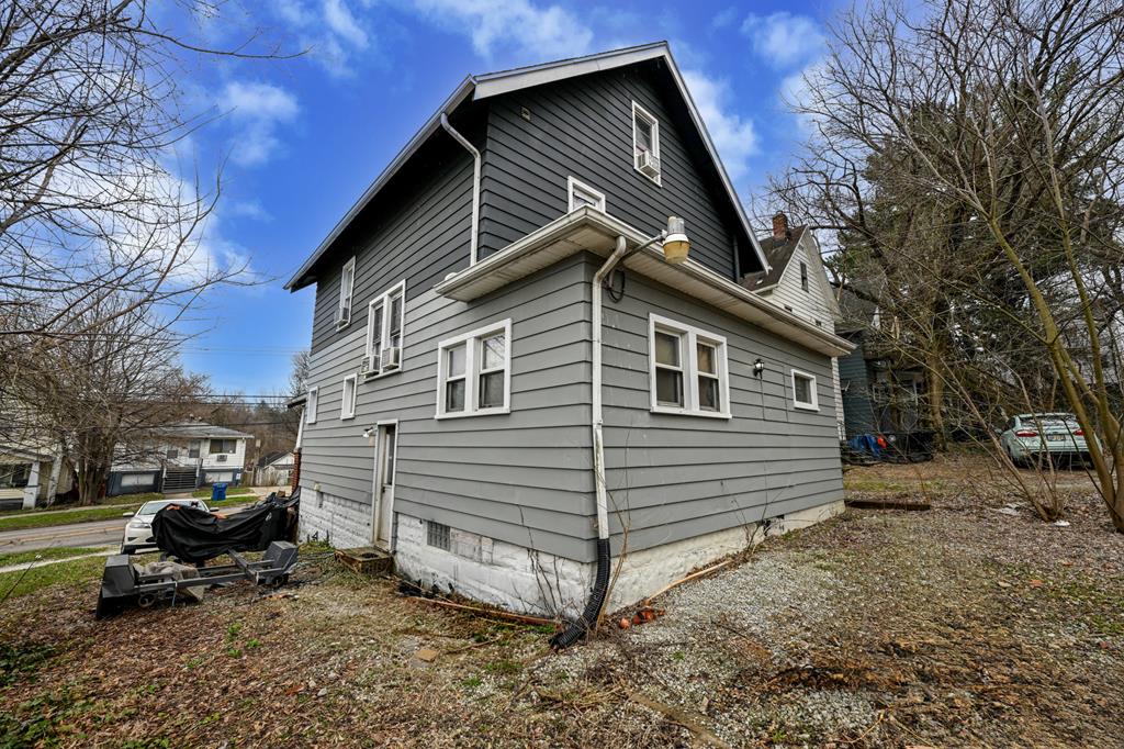 600 Brown Street, Akron, Ohio 44311, 4 Bedrooms Bedrooms, ,1 BathroomBathrooms,Residential,For Sale,Brown Street,9070502