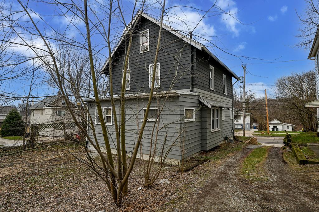 600 Brown Street, Akron, Ohio 44311, 4 Bedrooms Bedrooms, ,1 BathroomBathrooms,Residential,For Sale,Brown Street,9070502