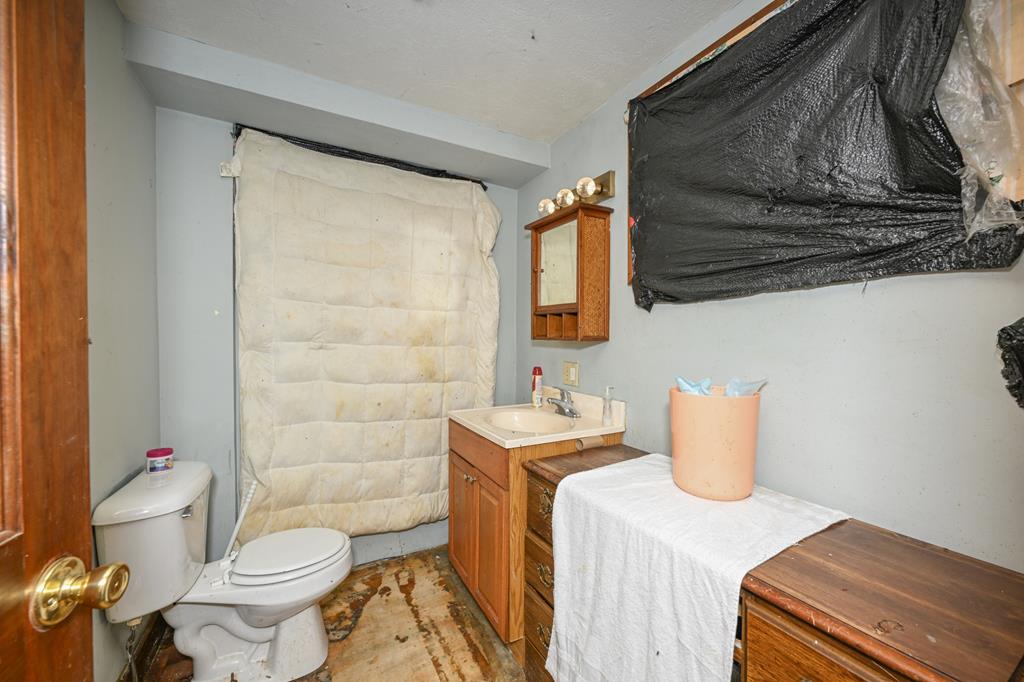 600 Brown Street, Akron, Ohio 44311, 4 Bedrooms Bedrooms, ,1 BathroomBathrooms,Residential,For Sale,Brown Street,9070502