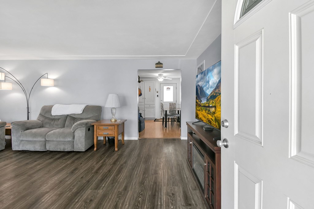 474 Biscayne Drive, Mansfield, Ohio 44903, 3 Bedrooms Bedrooms, ,1 BathroomBathrooms,Residential,For Sale,Biscayne Drive,9070522