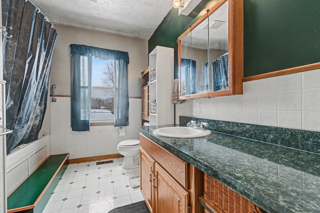 940 Edward, Galion, Ohio 44833, 3 Bedrooms Bedrooms, ,2 BathroomsBathrooms,Residential,For Sale,Edward,9070532