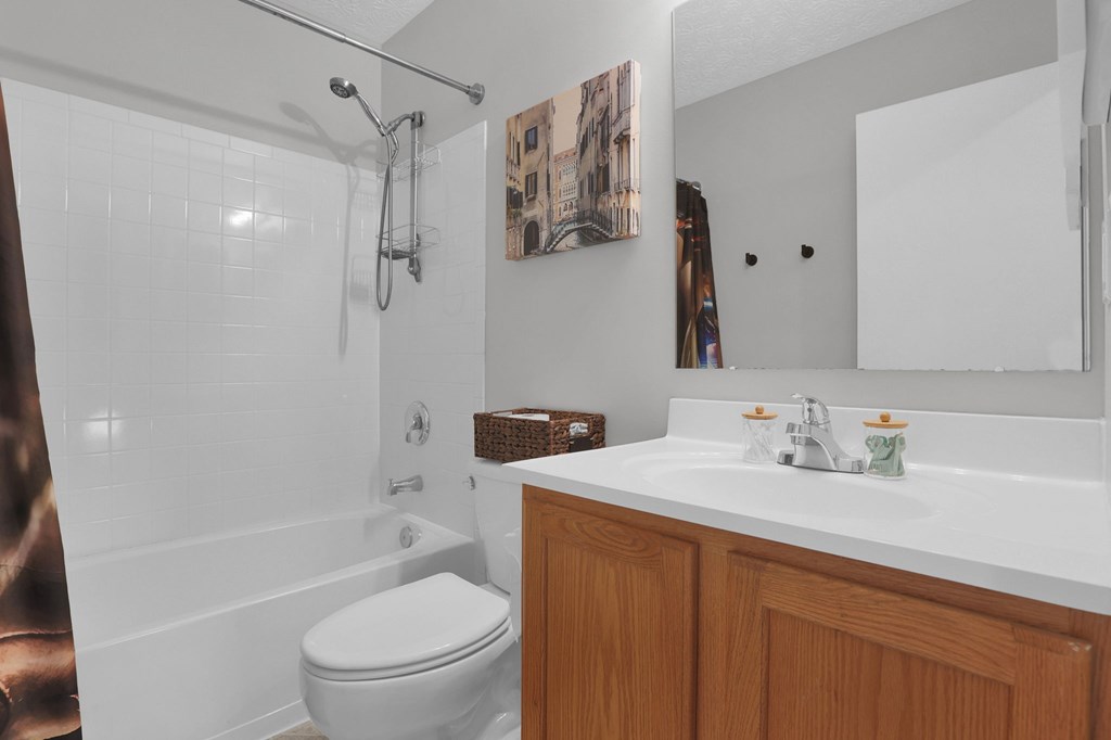 2106 Stoneside Drive, Hilliard, Ohio 43026, 3 Bedrooms Bedrooms, ,2 BathroomsBathrooms,Residential,For Sale,Stoneside Drive,9070538