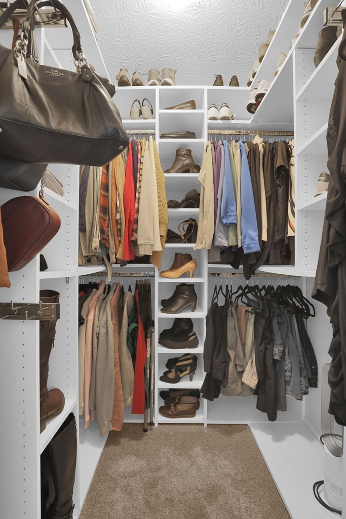 2106 Stoneside Drive, Hilliard, Ohio 43026, 3 Bedrooms Bedrooms, ,2 BathroomsBathrooms,Residential,For Sale,Stoneside Drive,9070538