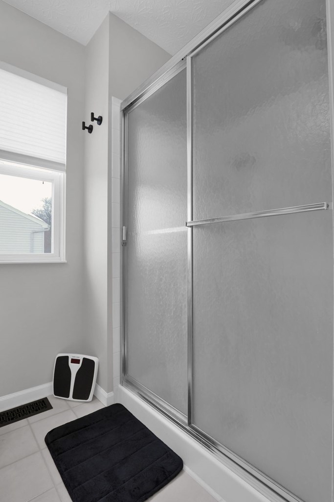 2106 Stoneside Drive, Hilliard, Ohio 43026, 3 Bedrooms Bedrooms, ,2 BathroomsBathrooms,Residential,For Sale,Stoneside Drive,9070538