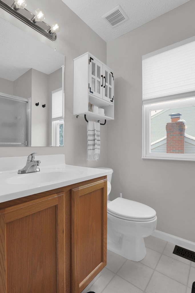 2106 Stoneside Drive, Hilliard, Ohio 43026, 3 Bedrooms Bedrooms, ,2 BathroomsBathrooms,Residential,For Sale,Stoneside Drive,9070538