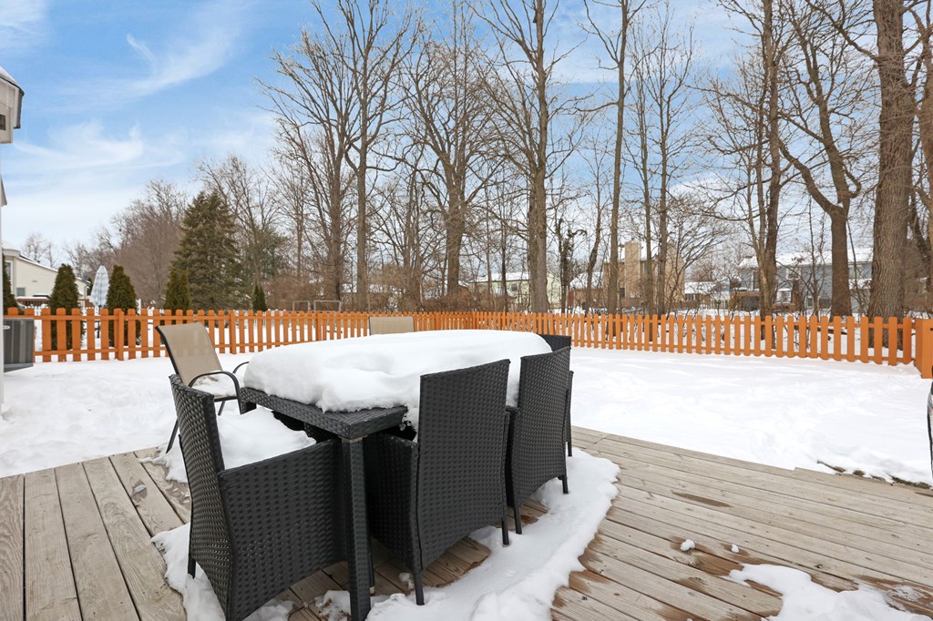 2106 Stoneside Drive, Hilliard, Ohio 43026, 3 Bedrooms Bedrooms, ,2 BathroomsBathrooms,Residential,For Sale,Stoneside Drive,9070538