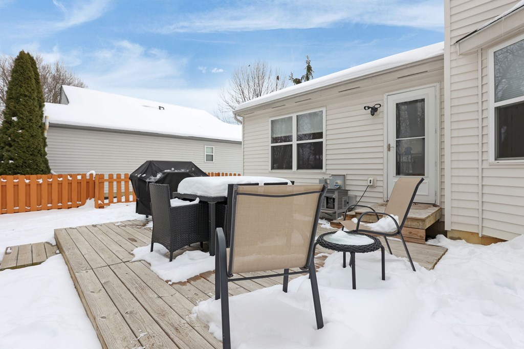 2106 Stoneside Drive, Hilliard, Ohio 43026, 3 Bedrooms Bedrooms, ,2 BathroomsBathrooms,Residential,For Sale,Stoneside Drive,9070538