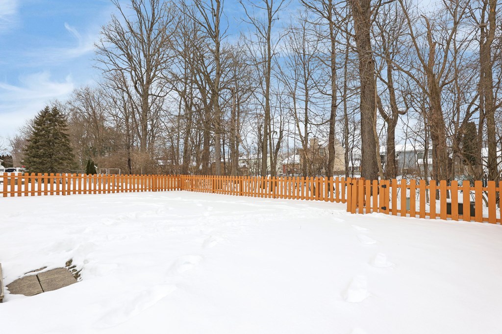 2106 Stoneside Drive, Hilliard, Ohio 43026, 3 Bedrooms Bedrooms, ,2 BathroomsBathrooms,Residential,For Sale,Stoneside Drive,9070538