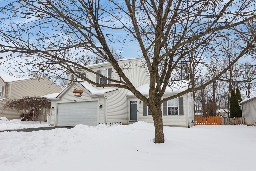 2106 Stoneside Drive, Hilliard, Ohio 43026, 3 Bedrooms Bedrooms, ,2 BathroomsBathrooms,Residential,For Sale,Stoneside Drive,9070538