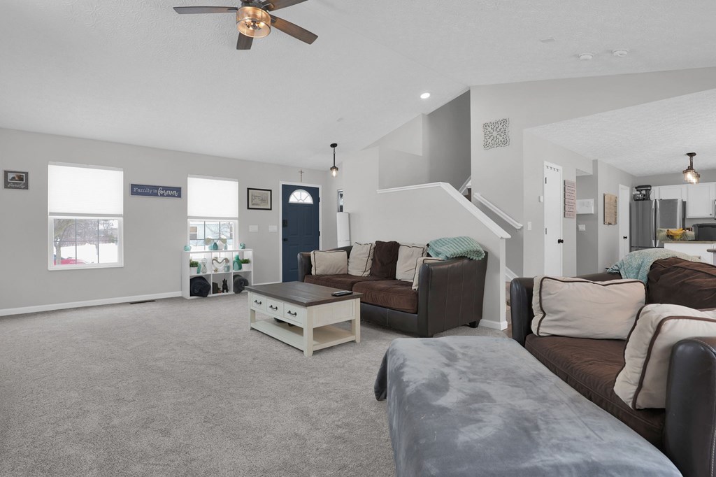 2106 Stoneside Drive, Hilliard, Ohio 43026, 3 Bedrooms Bedrooms, ,2 BathroomsBathrooms,Residential,For Sale,Stoneside Drive,9070538