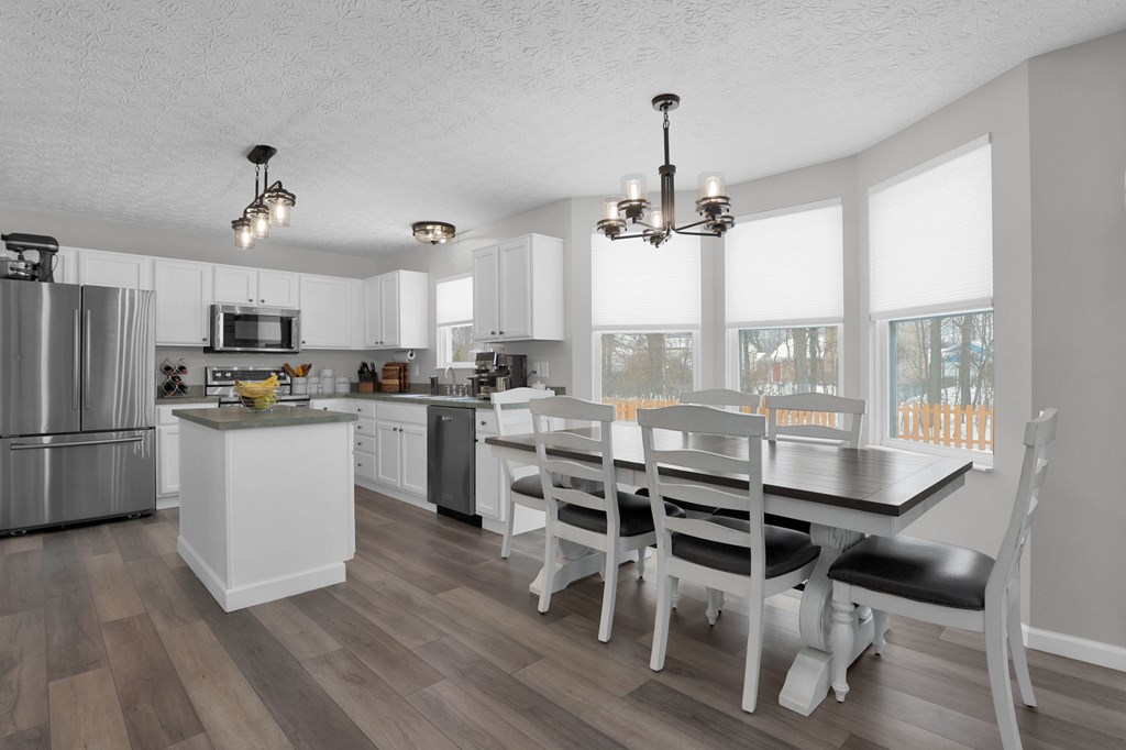 2106 Stoneside Drive, Hilliard, Ohio 43026, 3 Bedrooms Bedrooms, ,2 BathroomsBathrooms,Residential,For Sale,Stoneside Drive,9070538