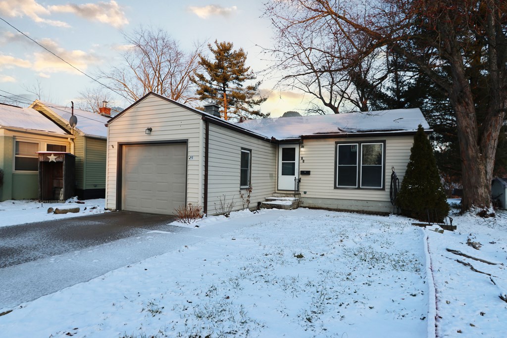 21 Franklin Avenue, Shelby, Ohio 44875, 2 Bedrooms Bedrooms, ,1 BathroomBathrooms,Residential,For Sale,Franklin Avenue,9070543