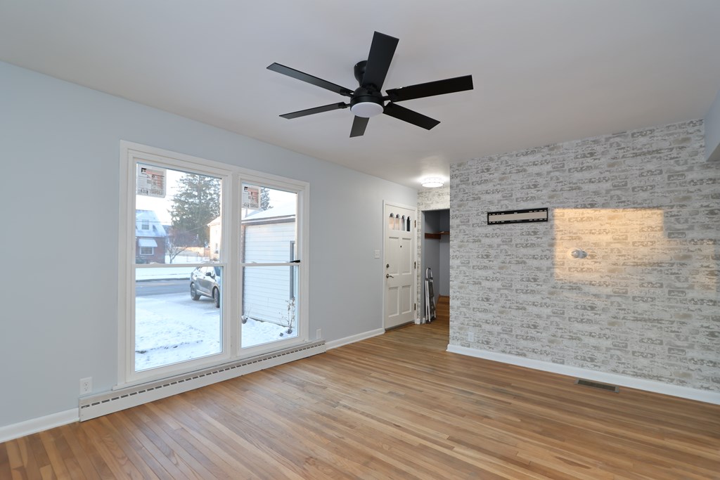 21 Franklin Avenue, Shelby, Ohio 44875, 2 Bedrooms Bedrooms, ,1 BathroomBathrooms,Residential,For Sale,Franklin Avenue,9070543