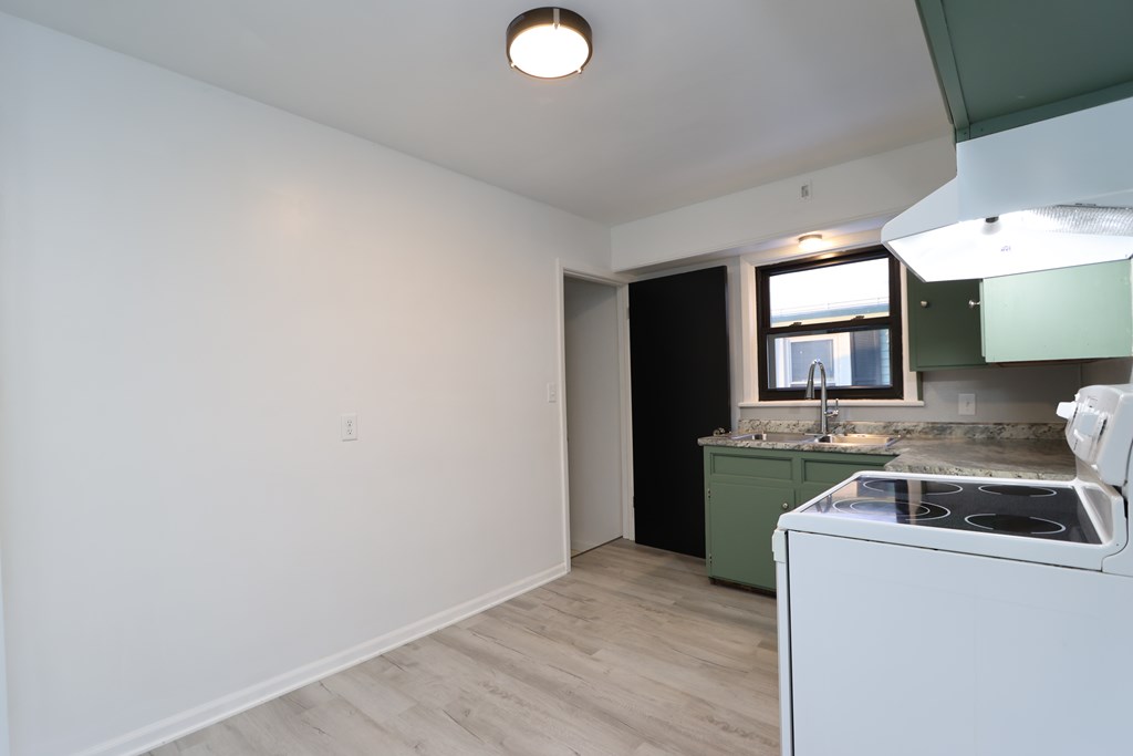 21 Franklin Avenue, Shelby, Ohio 44875, 2 Bedrooms Bedrooms, ,1 BathroomBathrooms,Residential,For Sale,Franklin Avenue,9070543