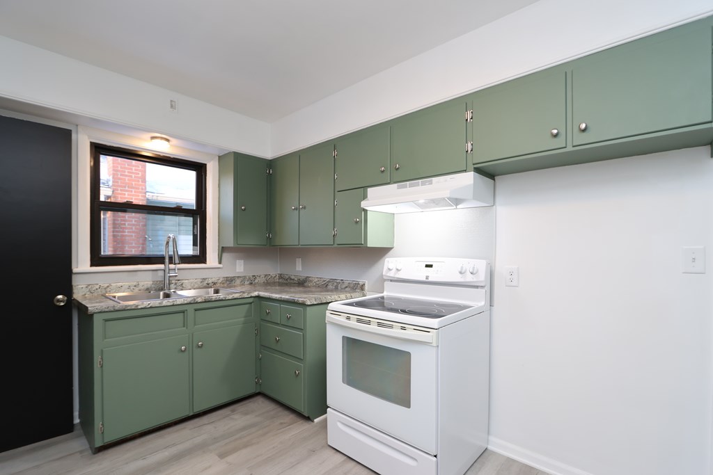 21 Franklin Avenue, Shelby, Ohio 44875, 2 Bedrooms Bedrooms, ,1 BathroomBathrooms,Residential,For Sale,Franklin Avenue,9070543