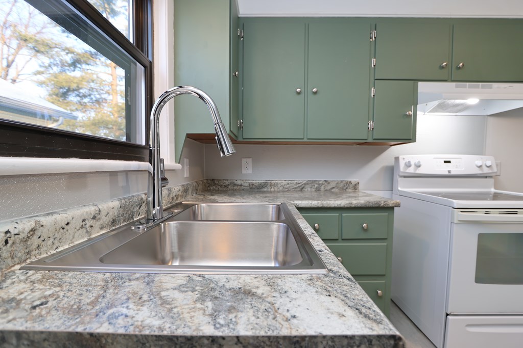 21 Franklin Avenue, Shelby, Ohio 44875, 2 Bedrooms Bedrooms, ,1 BathroomBathrooms,Residential,For Sale,Franklin Avenue,9070543