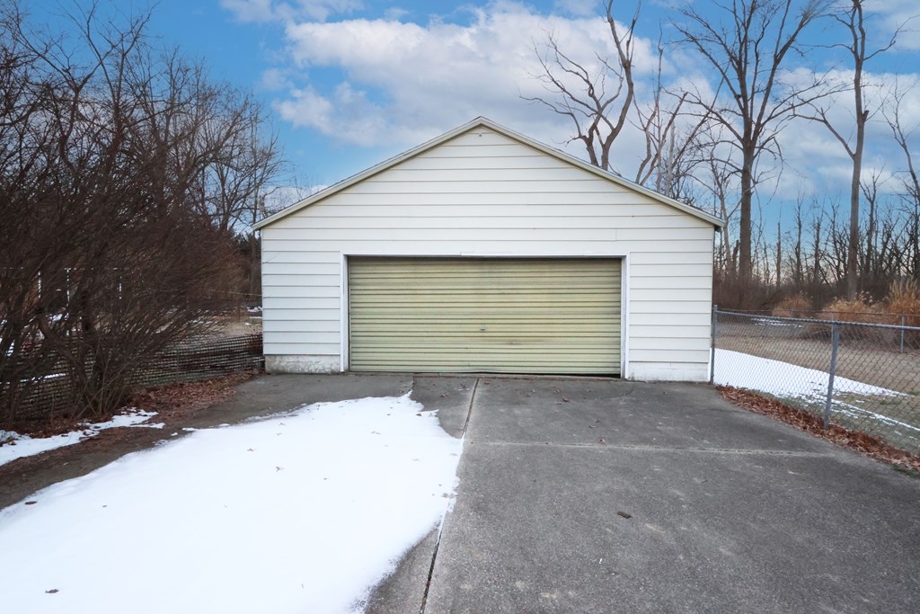 339 Buckeye Avenue, Mansfield, Ohio 44906, 2 Bedrooms Bedrooms, ,1 BathroomBathrooms,Residential,For Sale,Buckeye Avenue,9070560