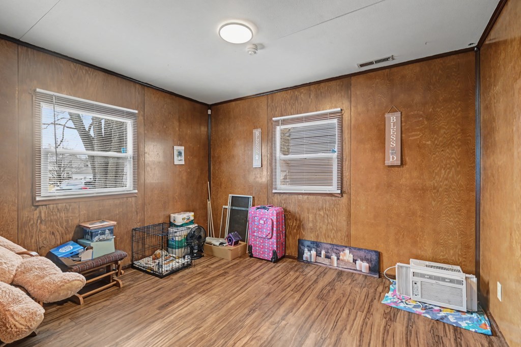 725 W Perry Street, Bucyrus, Ohio 44820, 2 Bedrooms Bedrooms, ,1 BathroomBathrooms,Residential,For Sale,Perry Street,9070577