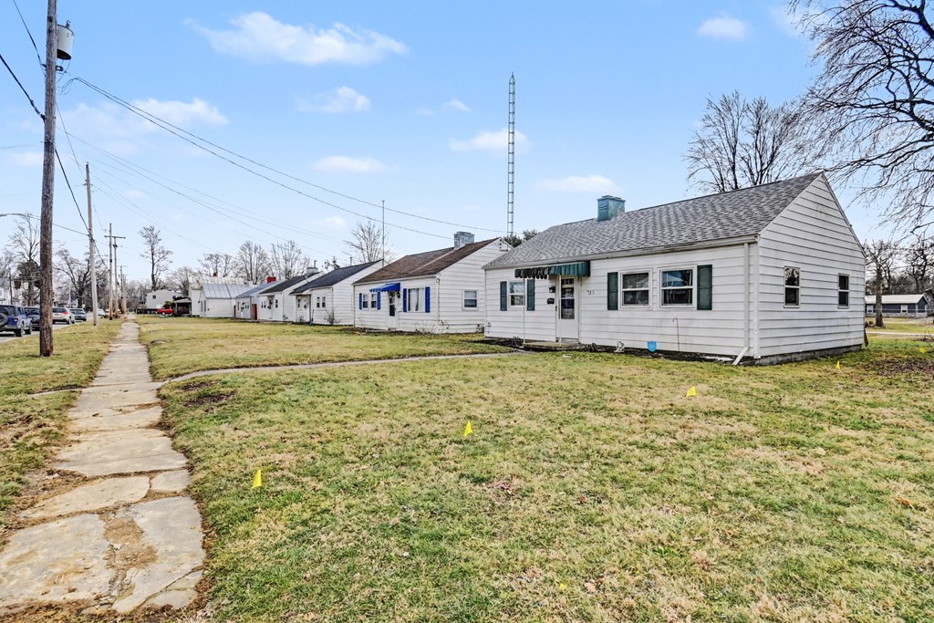 725 W Perry Street, Bucyrus, Ohio 44820, 2 Bedrooms Bedrooms, ,1 BathroomBathrooms,Residential,For Sale,Perry Street,9070577