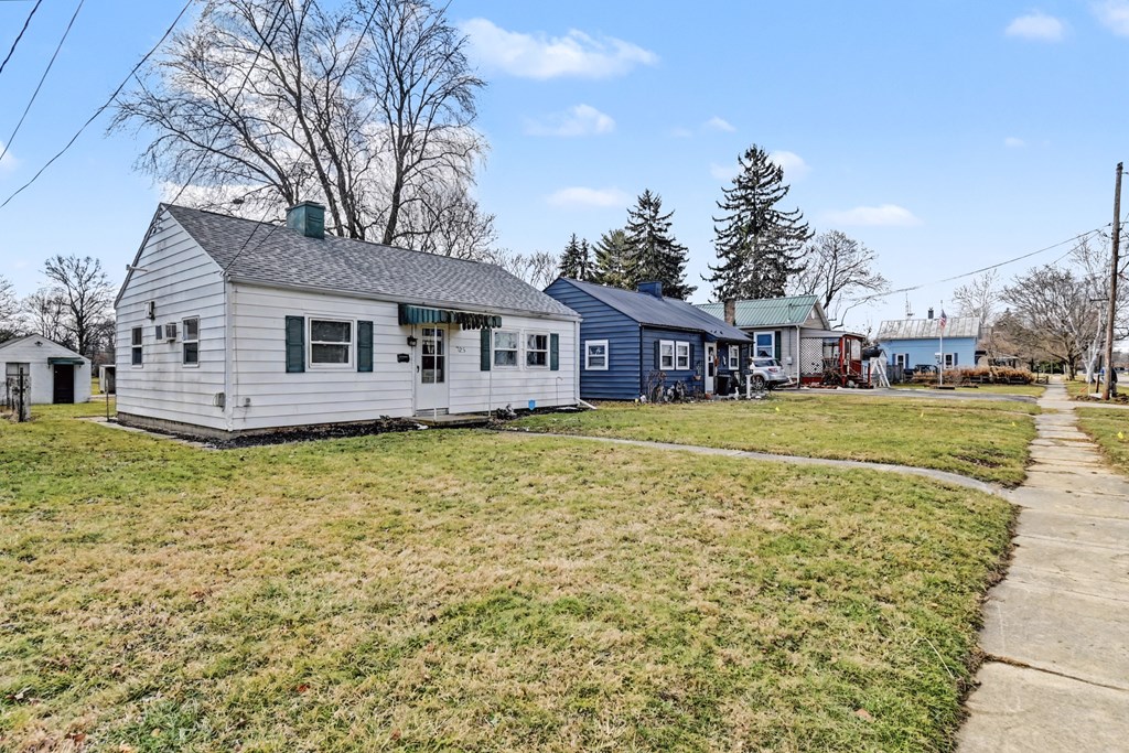 725 W Perry Street, Bucyrus, Ohio 44820, 2 Bedrooms Bedrooms, ,1 BathroomBathrooms,Residential,For Sale,Perry Street,9070577