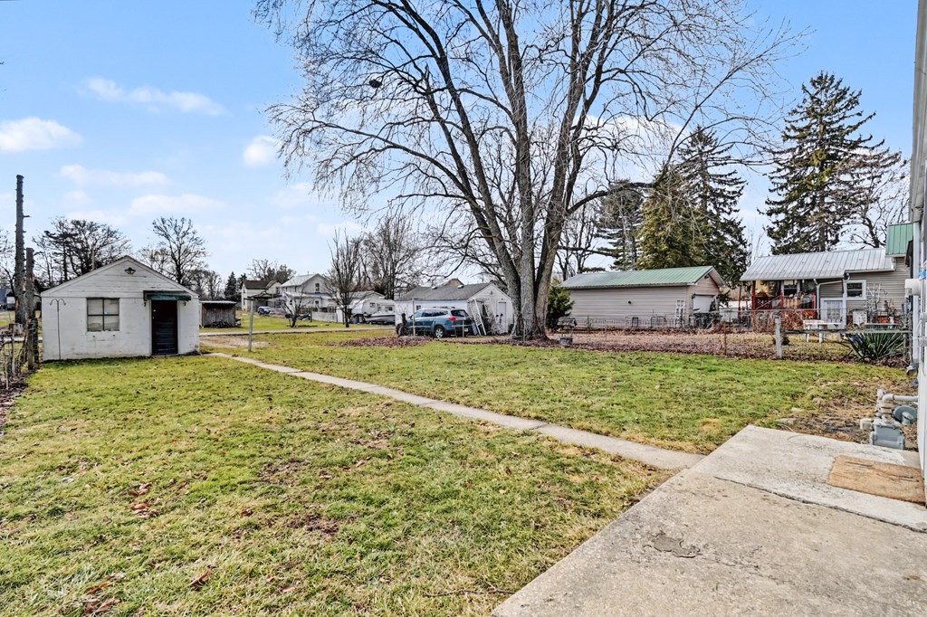 725 W Perry Street, Bucyrus, Ohio 44820, 2 Bedrooms Bedrooms, ,1 BathroomBathrooms,Residential,For Sale,Perry Street,9070577