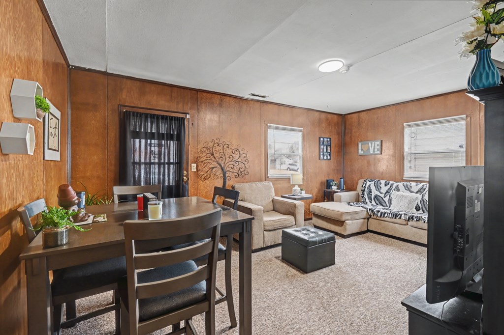 725 W Perry Street, Bucyrus, Ohio 44820, 2 Bedrooms Bedrooms, ,1 BathroomBathrooms,Residential,For Sale,Perry Street,9070577