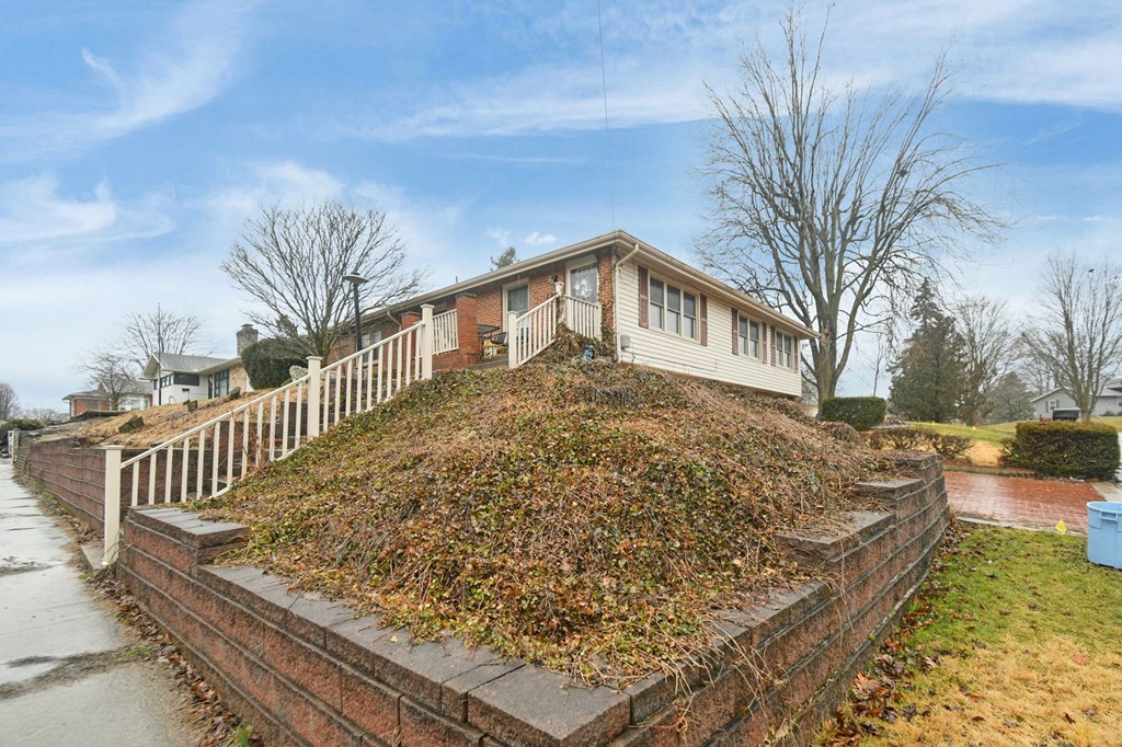 414 River Street, Bucyrus, Ohio 44820, 3 Bedrooms Bedrooms, ,2 BathroomsBathrooms,Residential,For Sale,River Street,9072613