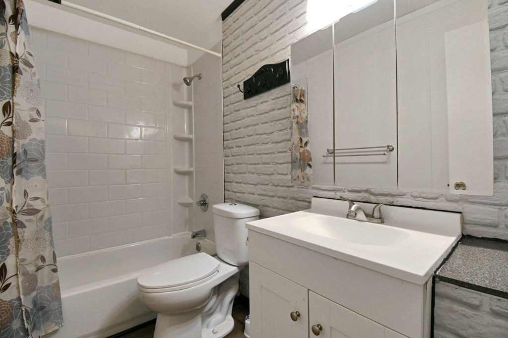 799 Mcpherson Street, Mansfield, Ohio 44903, 3 Bedrooms Bedrooms, ,1 BathroomBathrooms,Residential,For Sale,Mcpherson Street,9072612