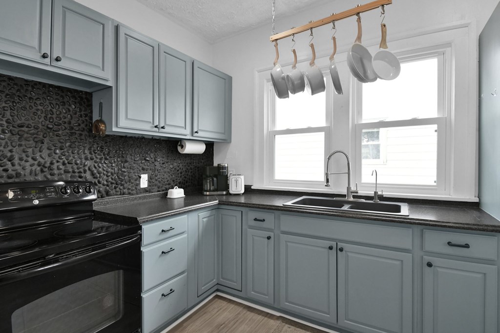 71 Dawson Avenue, Mansfield, Ohio 44906, 3 Bedrooms Bedrooms, ,1 BathroomBathrooms,Residential,For Sale,Dawson Avenue,9072614