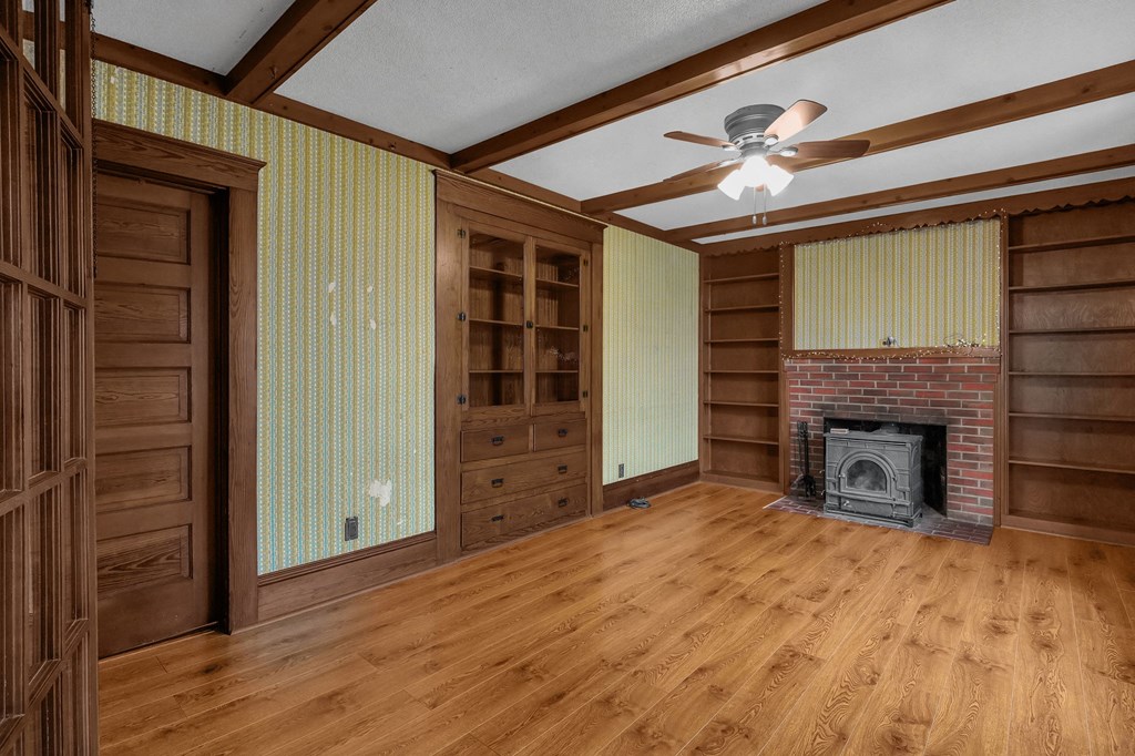 39 E Sandusky Street, Fredericktown, Ohio 43019, 3 Bedrooms Bedrooms, ,2 BathroomsBathrooms,Residential,For Sale,Sandusky Street,9072615