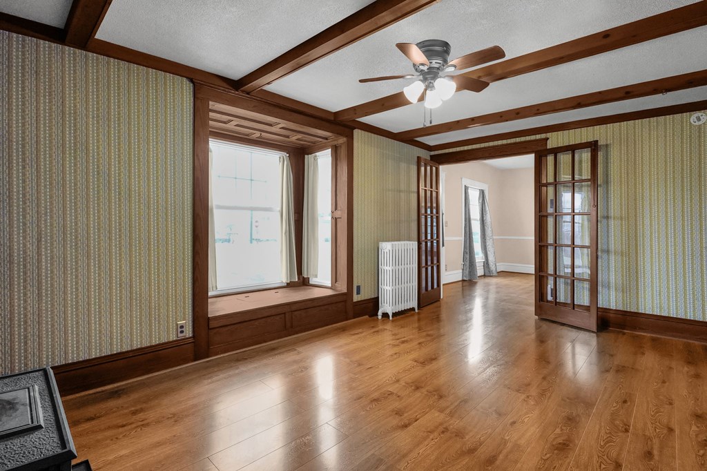 39 E Sandusky Street, Fredericktown, Ohio 43019, 3 Bedrooms Bedrooms, ,2 BathroomsBathrooms,Residential,For Sale,Sandusky Street,9072615