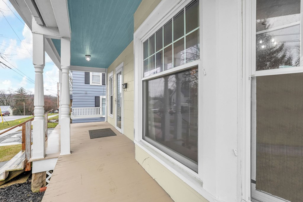 39 E Sandusky Street, Fredericktown, Ohio 43019, 3 Bedrooms Bedrooms, ,2 BathroomsBathrooms,Residential,For Sale,Sandusky Street,9072615