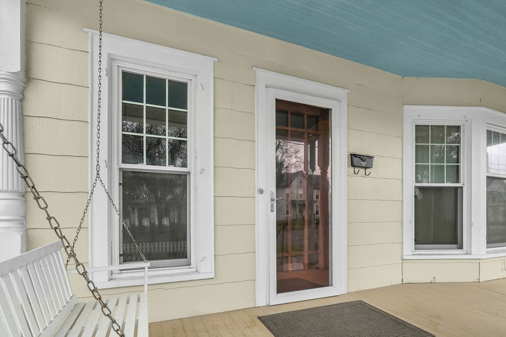 39 E Sandusky Street, Fredericktown, Ohio 43019, 3 Bedrooms Bedrooms, ,2 BathroomsBathrooms,Residential,For Sale,Sandusky Street,9072615