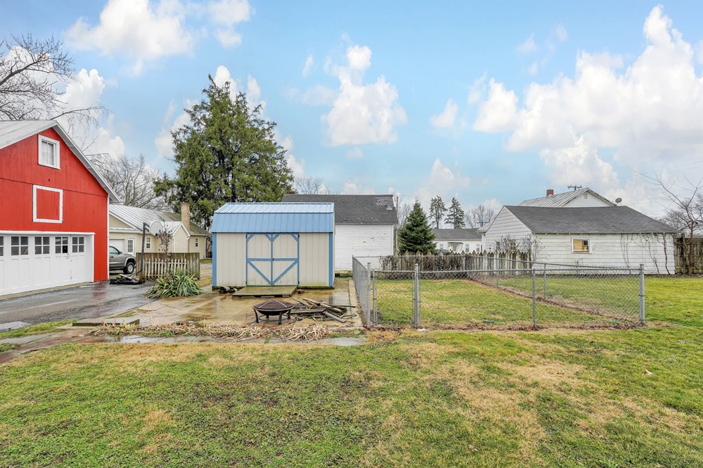 39 E Sandusky Street, Fredericktown, Ohio 43019, 3 Bedrooms Bedrooms, ,2 BathroomsBathrooms,Residential,For Sale,Sandusky Street,9072615