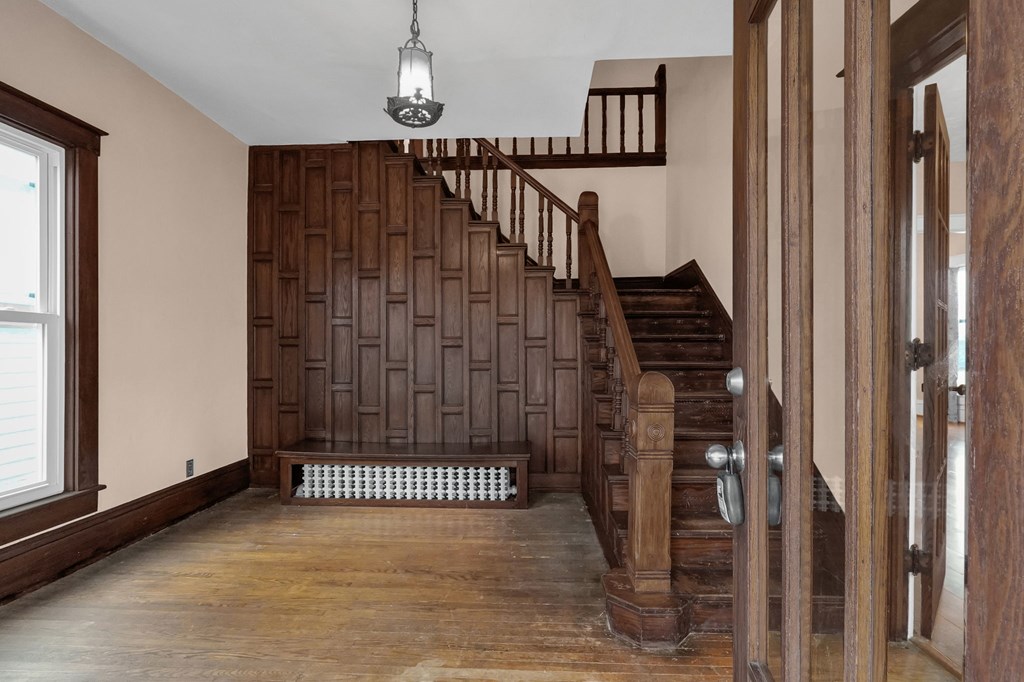 39 E Sandusky Street, Fredericktown, Ohio 43019, 3 Bedrooms Bedrooms, ,2 BathroomsBathrooms,Residential,For Sale,Sandusky Street,9072615