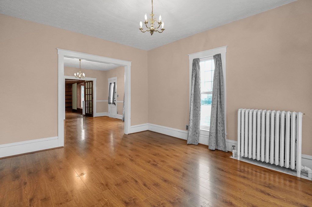 39 E Sandusky Street, Fredericktown, Ohio 43019, 3 Bedrooms Bedrooms, ,2 BathroomsBathrooms,Residential,For Sale,Sandusky Street,9072615