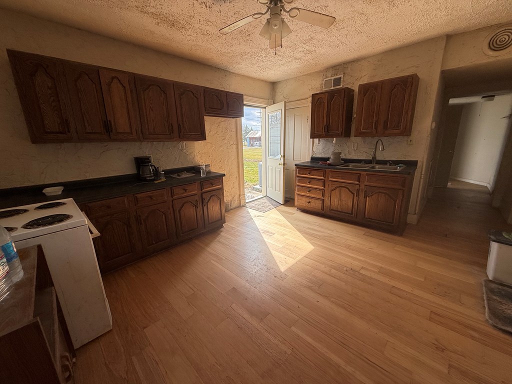 213 Sandusky Street West, Wharton, Ohio 43359, 3 Bedrooms Bedrooms, ,1 BathroomBathrooms,Residential,For Sale,Sandusky Street West,9072628