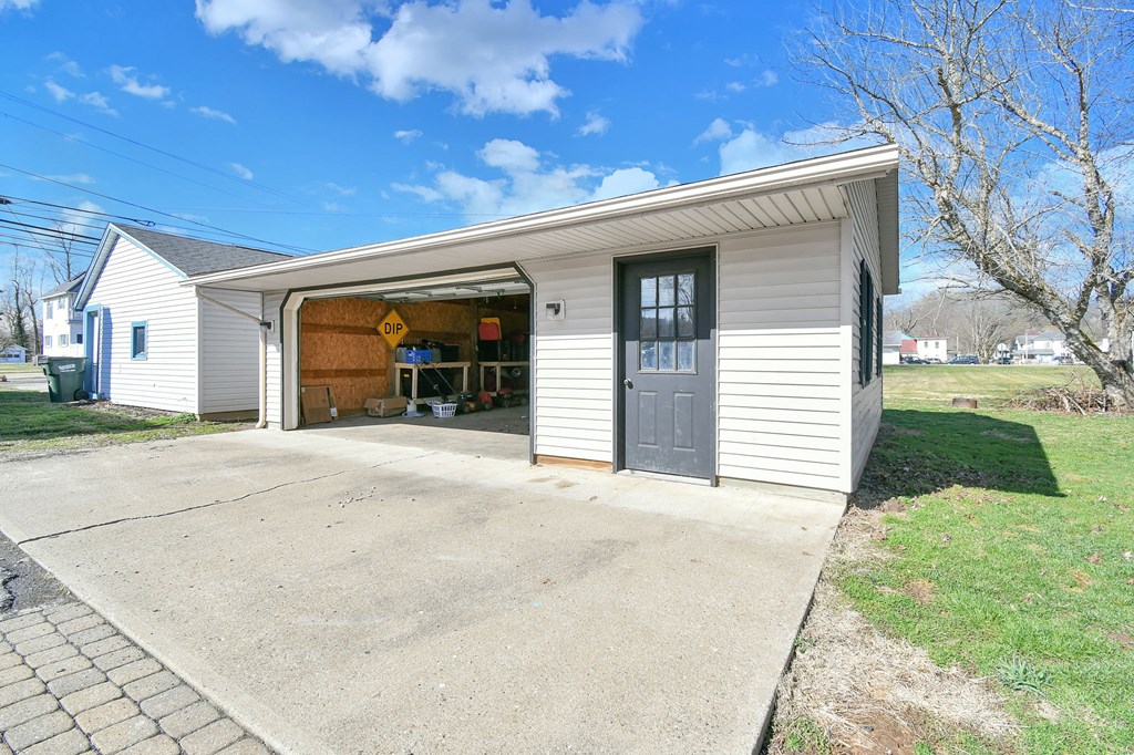 125 Beaver Street, Warsaw, Ohio 43844, 3 Bedrooms Bedrooms, ,1 BathroomBathrooms,Residential,For Sale,Beaver Street,9072631