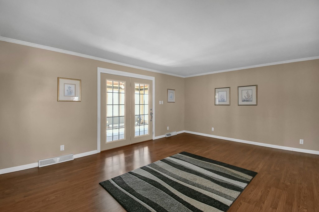 515 W Hanley Road, Mansfield, Ohio 44903, 3 Bedrooms Bedrooms, ,2 BathroomsBathrooms,Residential,For Sale,Hanley Road,9072632